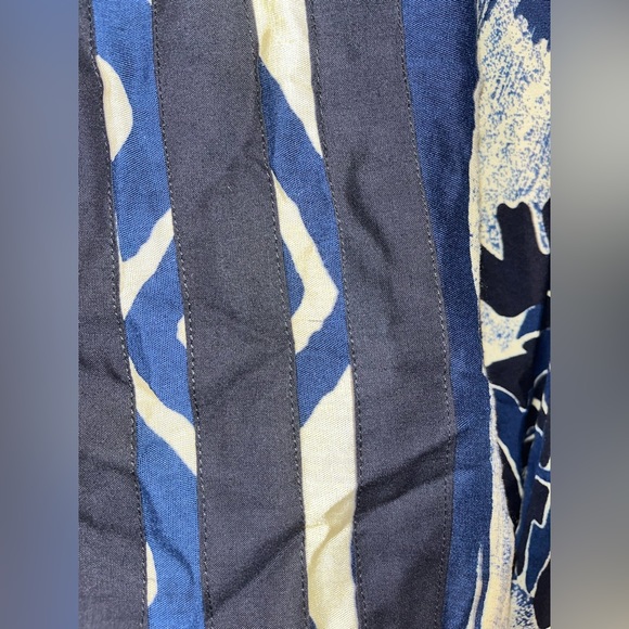 Brand Resort Wear Totem Faced Abstract Boho Cardigan w/ Metal Fastens - Size OS - Picture 13 of 16